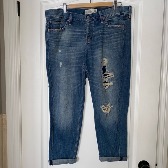 Abercrombie & Fitch Boyfriend Jeans - Picture 1 of 8